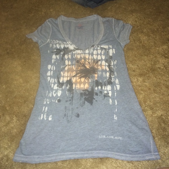 American Eagle Outfitters graphic tee - Picture 1 of 3